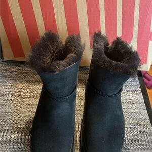 Fitflop Black Ankle Boots with Fur Lining